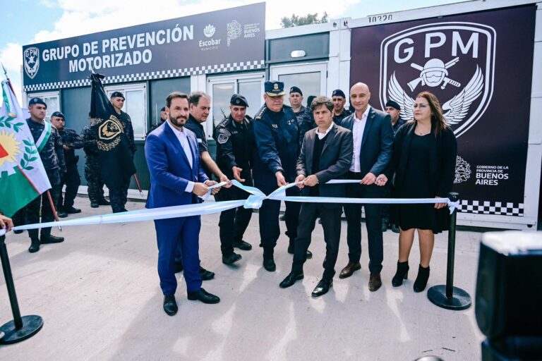 Sujarchuk y Kicillof inauguraron una nueva posta del Grupo de Prevención Motorizado en Maquinista Savio