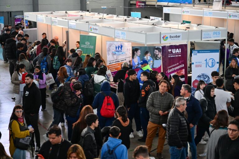 Por el paro nacional en las universidades, la Municipalidad postergó la Feria Universitaria y la Feria del Libro