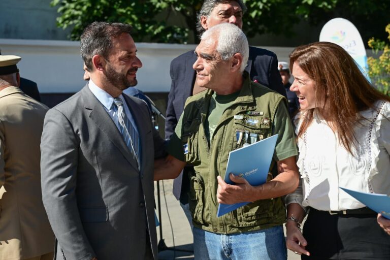 Héroes de Malvinas: la Municipalidad homenajeó a los veteranos de Escobar y anunció un nuevo viaje de excombatientes a las Islas