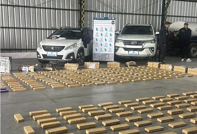 Garín: dos detenidos y más de 1300 kilos de marihuana secuestrados