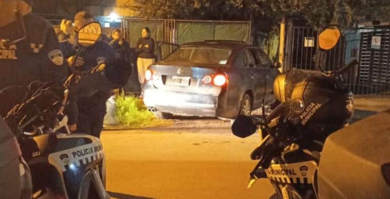 Operativo de la Policía Municipal y el Comando de Patrullas para detener al autor de cuatro robos de autos