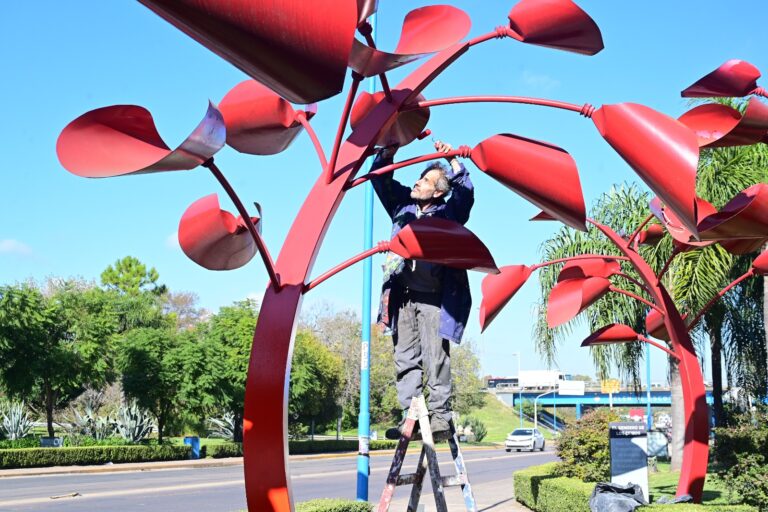 Espacio público: el Municipio renovó el Paseo Inomata e impulsa mejoras en siete puentes del distrito
