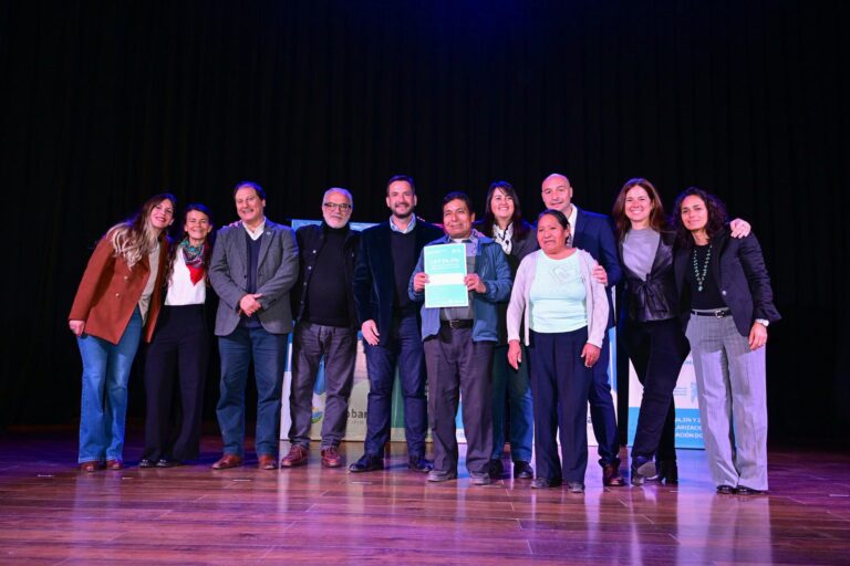 Se entregaron 102 escrituras sociales para garantizar el derecho a la vivienda