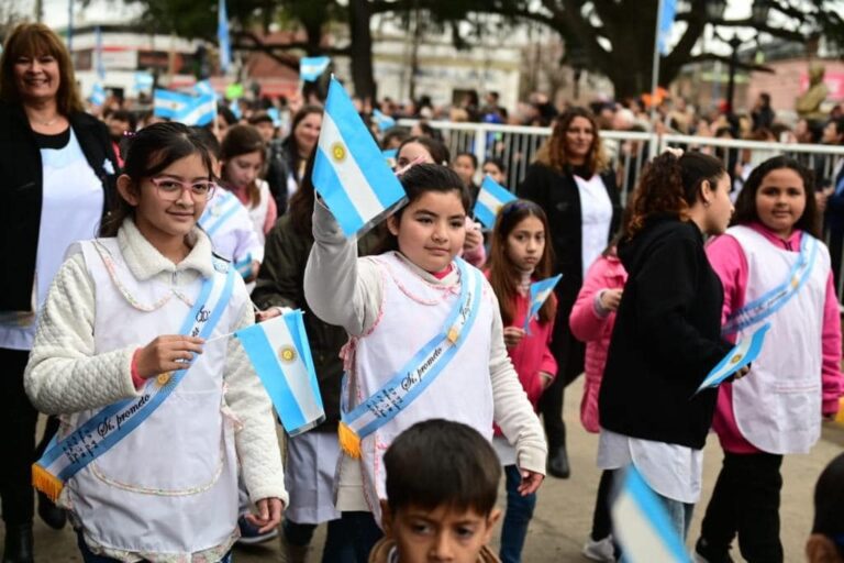 El 9 de julio, desfile y cierre a toda cumbia en Matheu