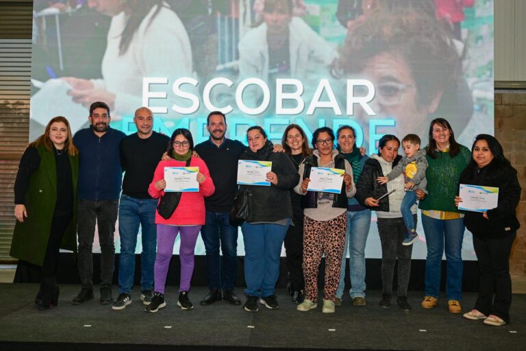 Escobar Emprende: el Municipio entregó 300 kits de herramientas para proyectos productivos Escobar Emprende: el Municipio entregó 300 kits de herramientas para proyectos productivos