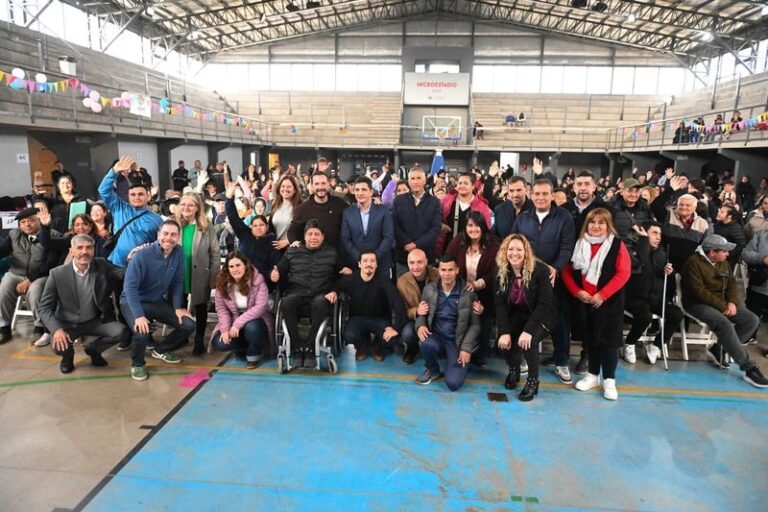 Acceso inclusivo al transporte: 1.000 vecinos de Escobar con discapacidad recibieron pases multimodales