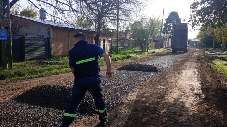La Municipalidad continúa con el plan de pavimentación en calles clave de Maschwitz y Belén de Escobar