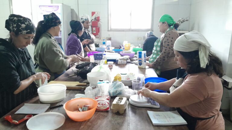 Punto Joven: más de 300 personas se capacitaron en los talleres gratuitos de formación y recreación