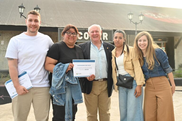 Más de 80 Cooperadoras Escolares recibieron nuevos subsidios municipales