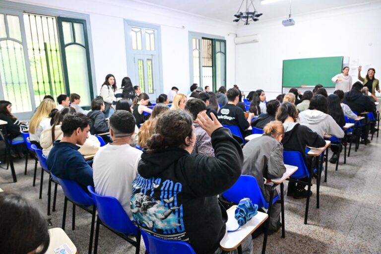 Sujarchuk: “la educación es el eje en el cual se construye igualdad, desarrollo y futuro”