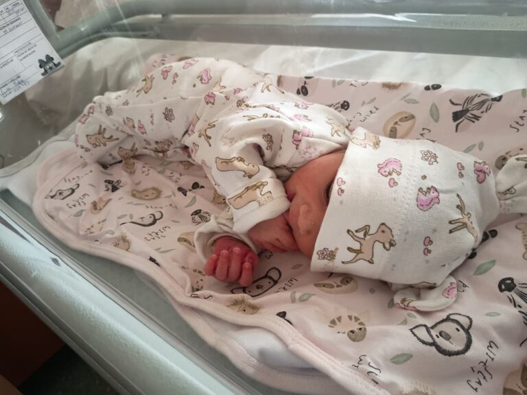 El primer bebé del año en Escobar nació gracias a la intervención clave del SAME del municipio
