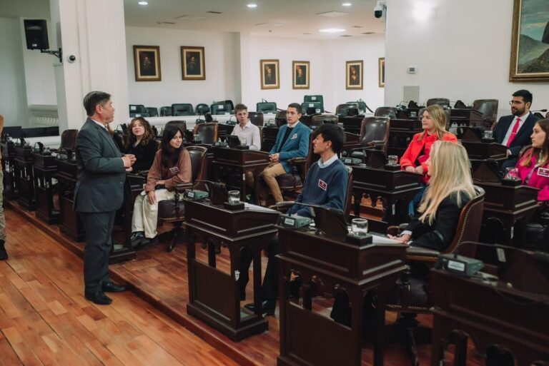 La Municipalidad brinda un taller gratuito para jóvenes sobre diplomacia y cambio climático