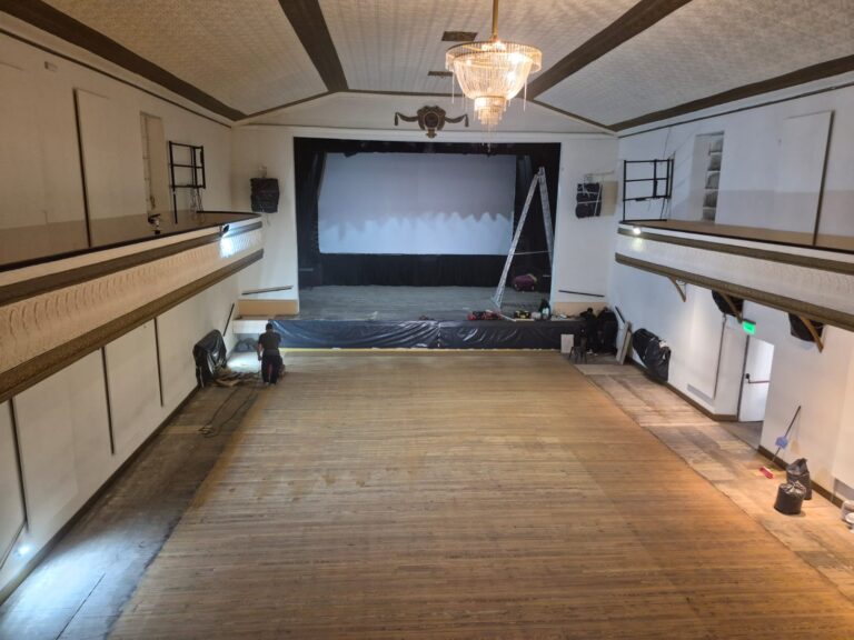 Avanzan las obras de renovación en el Teatro Seminari con importantes mejoras en su sala principal
