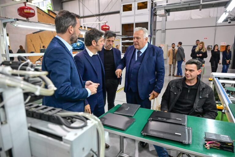 Axel Kicillof visitó MALBA Puertos y junto a Sujarchuk se reunió con empresarios de la región