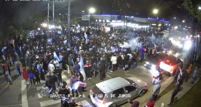 Maquinista Savio: dos detenidos por agredir a policías durante los festejos